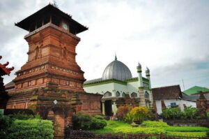 Menara Kudus Camii