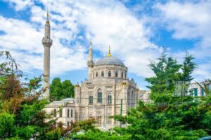 Pertevniyal Valide Sultan Camii